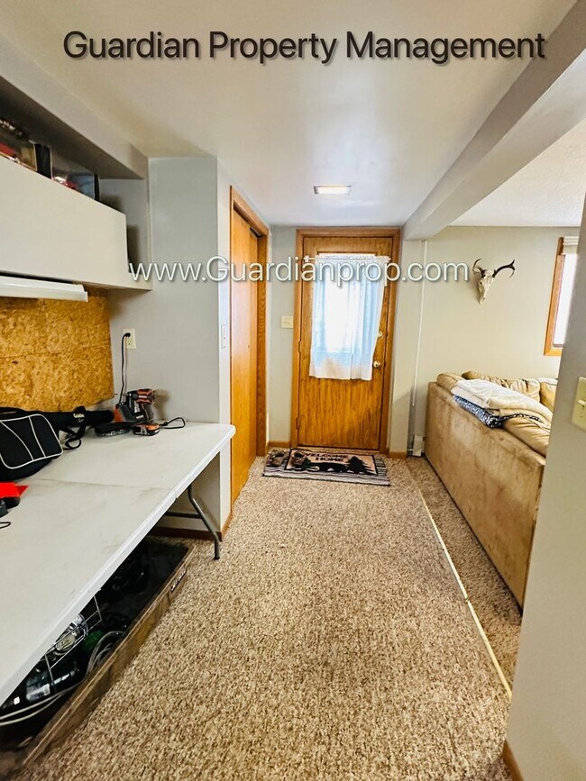 Building Photo - Orono Single Family Home, Large Garage, Sp...