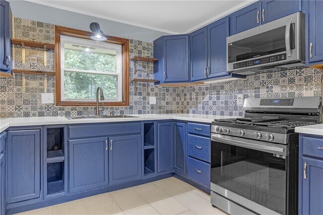 Building Photo - 5960 Brookdale Ln SW