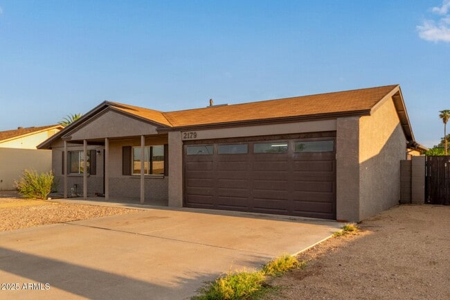 Building Photo - 2179 E Palmcroft Dr
