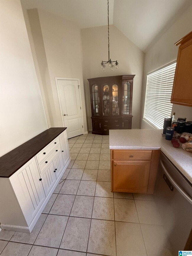 Building Photo - 222 High Ridge Dr