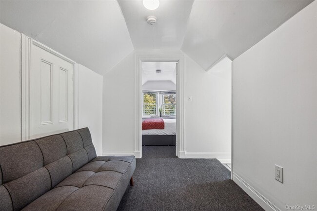 Building Photo - 450 Dunham Ave