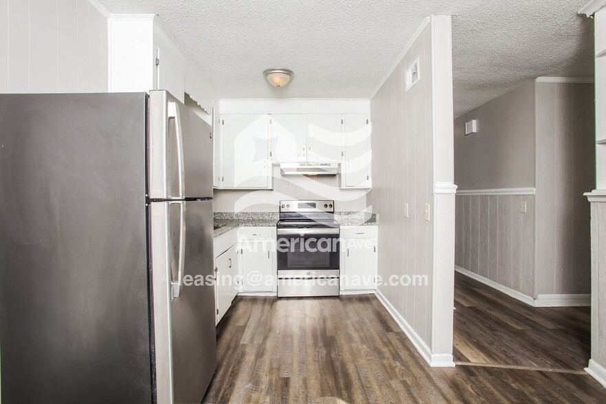 Building Photo - 4633 Corbett St