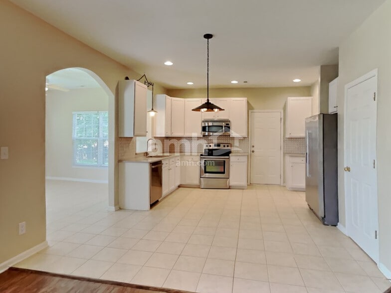 Building Photo - 136 Heywatchis Dr