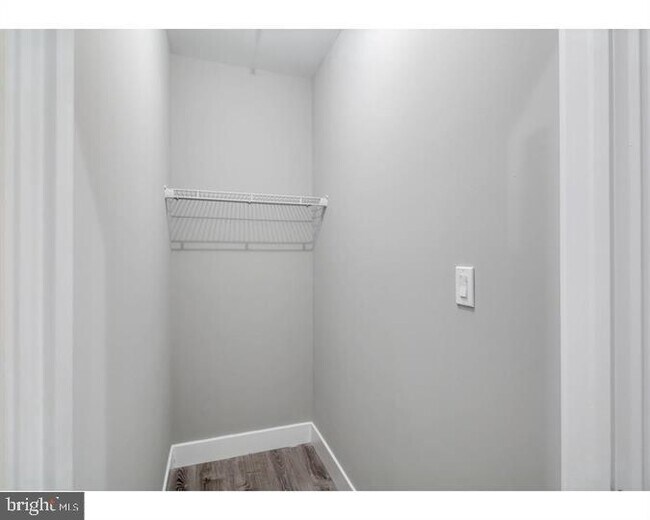 Building Photo - 914 N 16th St