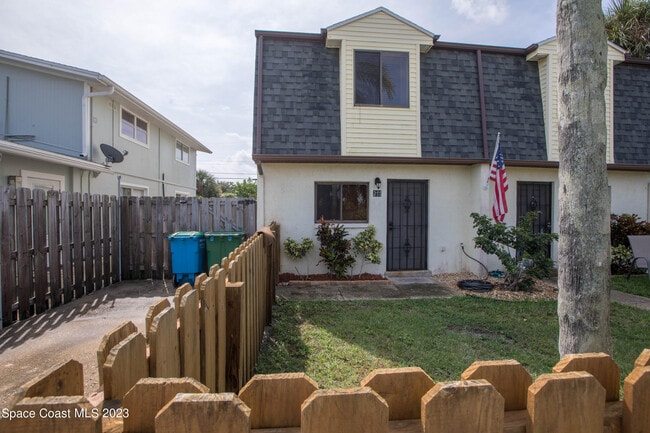 Building Photo - 277 Monroe Ave