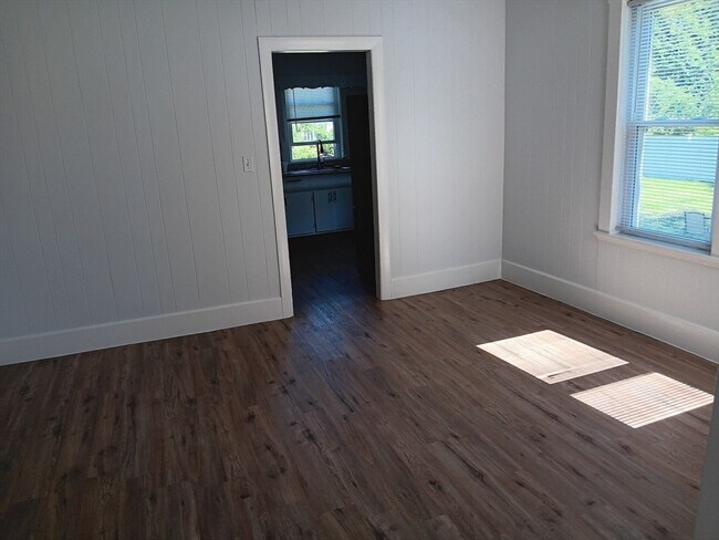Building Photo - 61 Spruce St