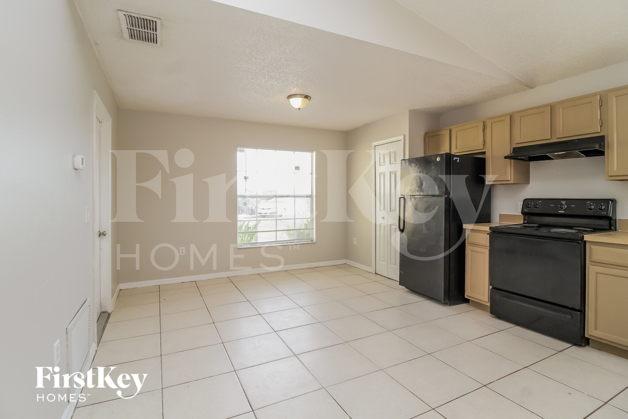 Building Photo - 6528 Viewpoint Ct