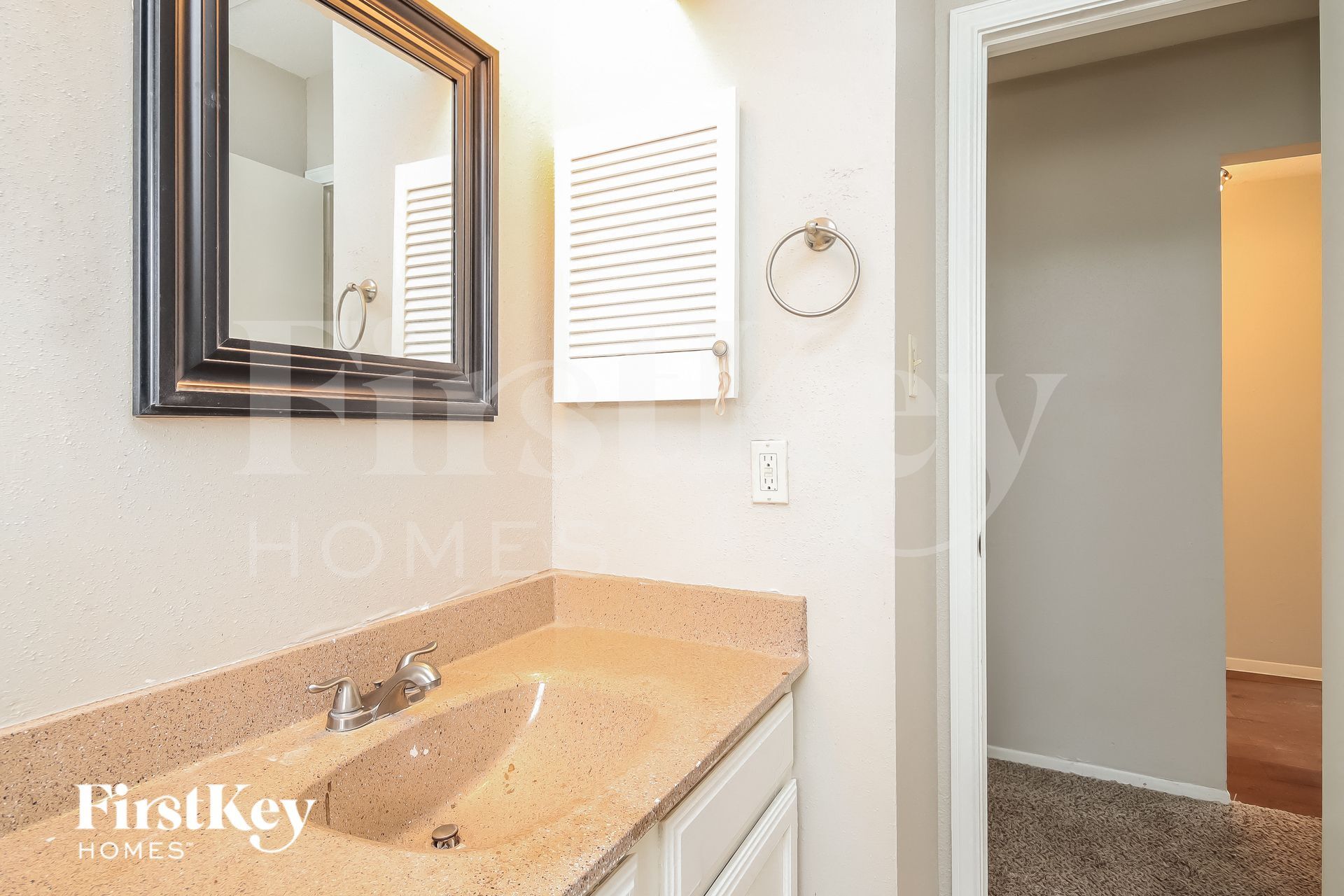 Building Photo - 2710 Village Ct