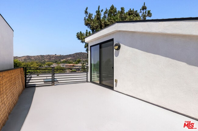 Building Photo - 1409 Roca Ln