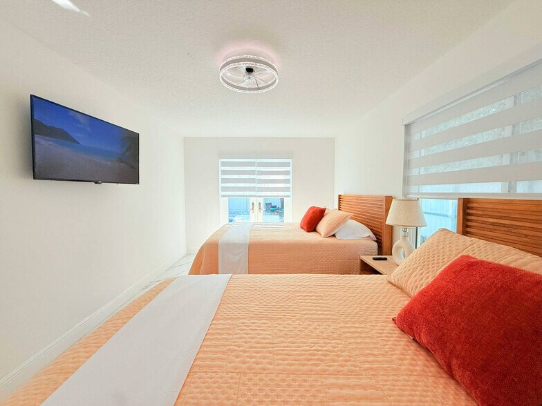 Building Photo - 2013 NW 12th Ave