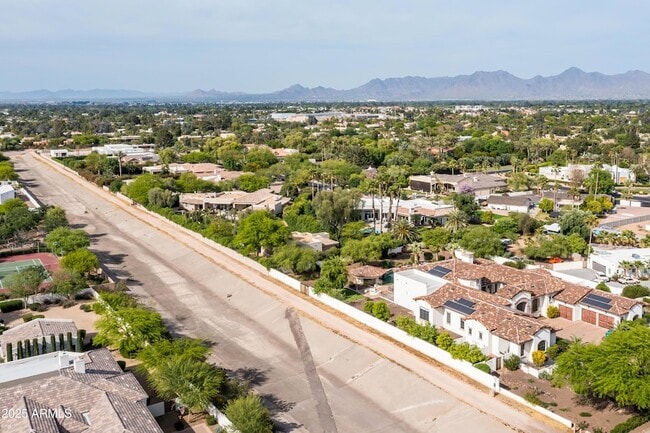 Building Photo - 6649 E Berneil Dr