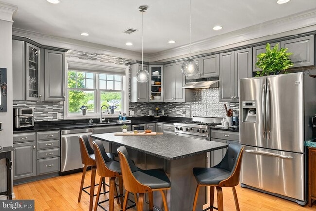 Building Photo - 3369 Preston Shore Dr