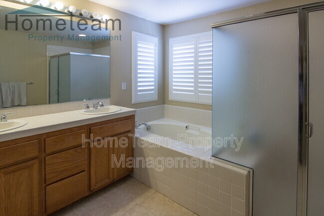 Building Photo - 1549 Hunters Glen Ave