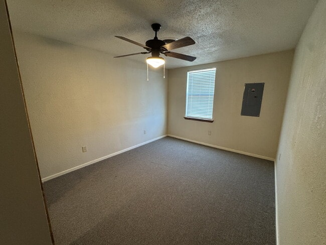 Building Photo - Charming 2-Bedroom Home in Lubbock with Cozy 775 Sq Ft Living Space!
