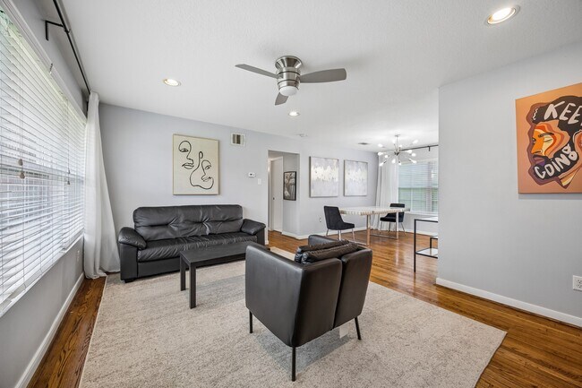Building Photo - 3237 Rosedale St