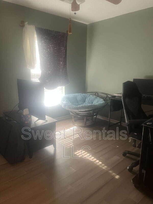 Building Photo - 343 Briarbend Rd