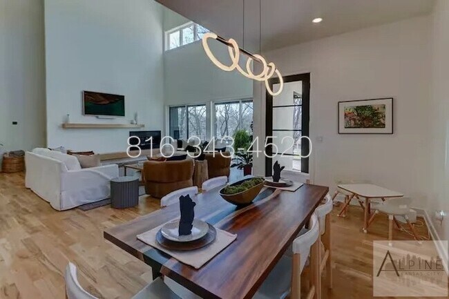 Building Photo - Fully Furnished Short or Mid Term Rental