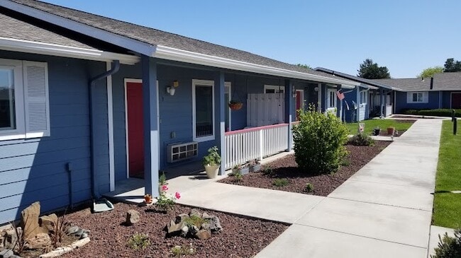 Building Photo - 310 Klickitat St