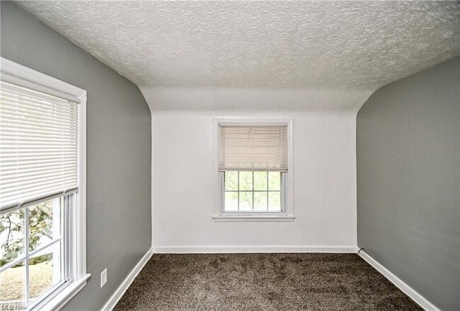 Building Photo - 1699 Sunset Ave