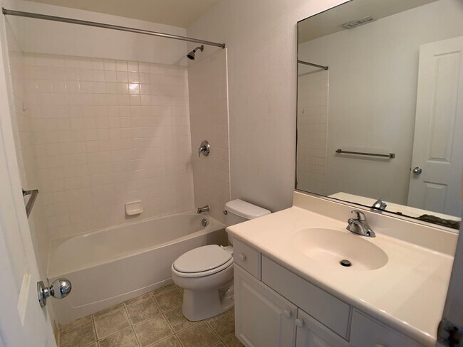 Building Photo - 3 bedrooms with A/C & 2 car garage in Ewa Beach (Spinnaker Place Townhome)! First showing is 12/1...