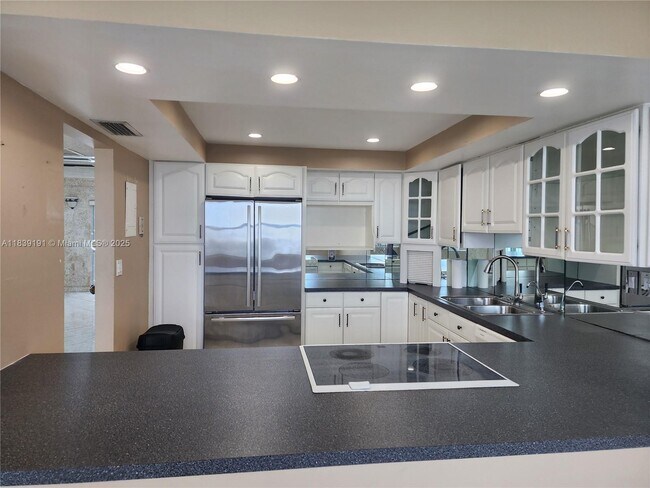 Building Photo - 11930 N Bayshore Dr