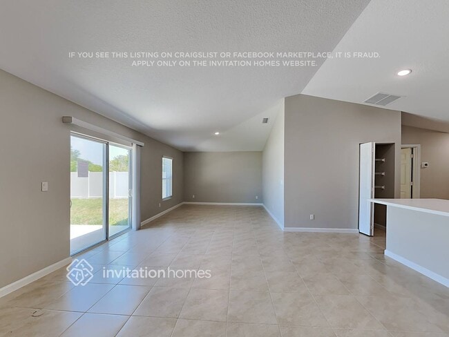 Building Photo - 1791 SW Castinet Ln