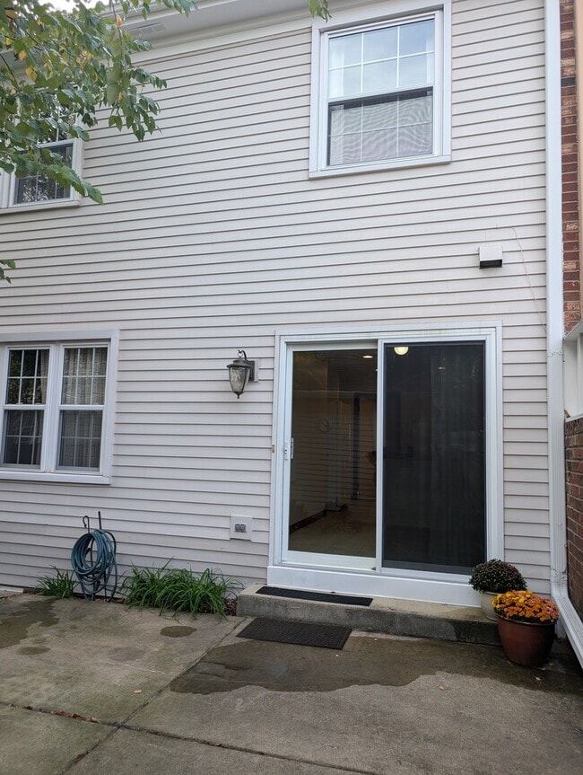 Building Photo - 1535 Wedgefield Cir