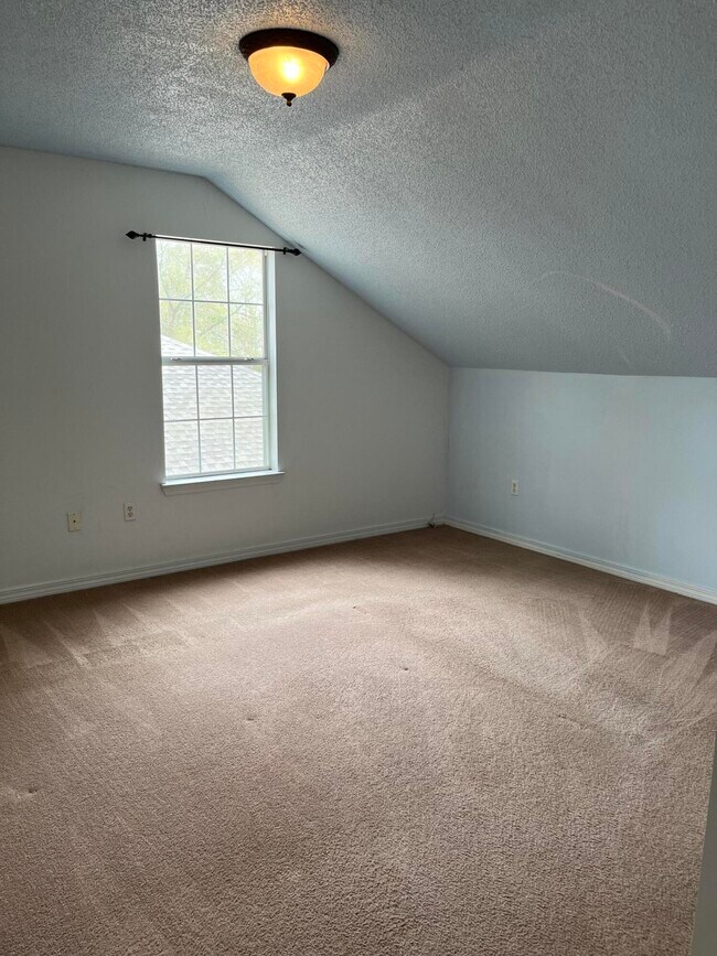 Building Photo - 1873 Whispering Oaks Ln