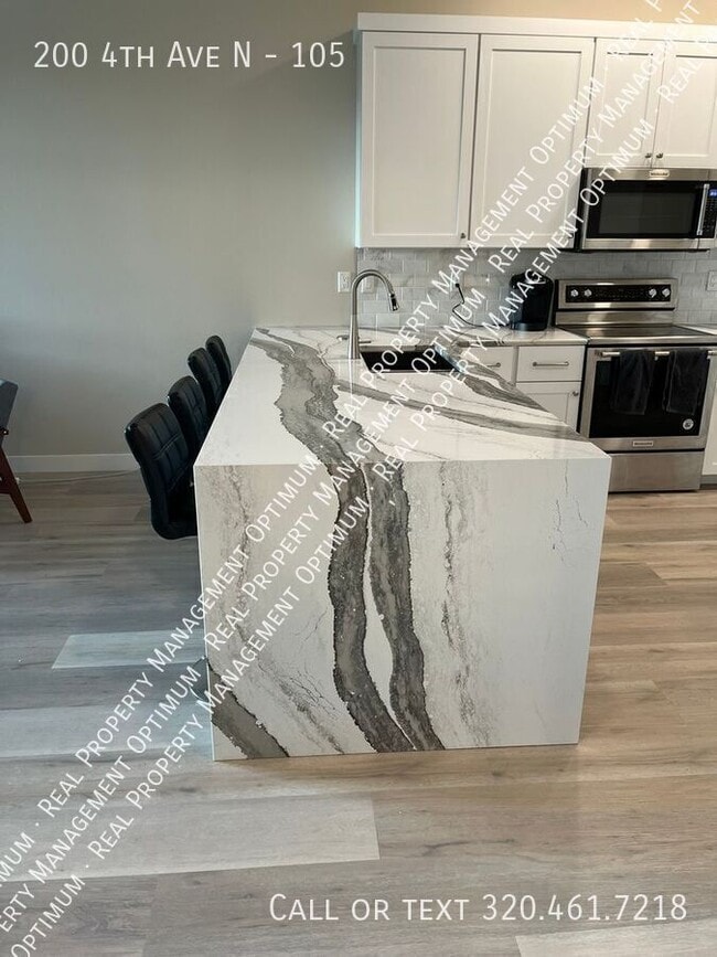 Building Photo - 200 4th Ave N