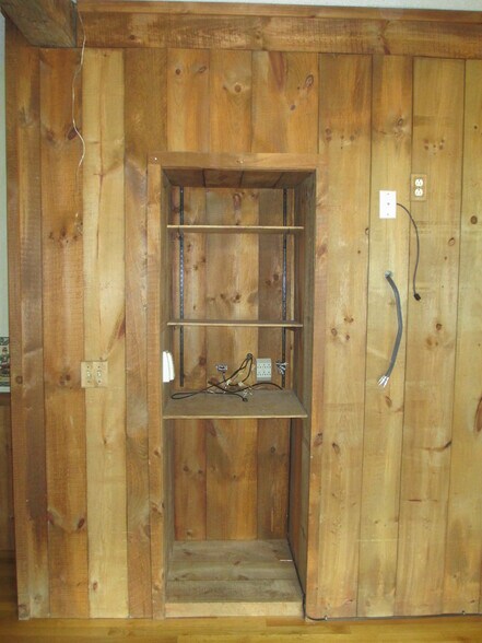 Built in Media Hutch! - 235 Pleasant St