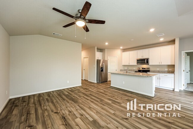 Building Photo - 13626 Paxton Blvd