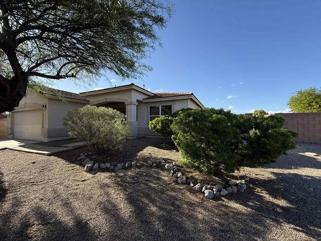 Building Photo - 13735 E Shadow Pines Ln