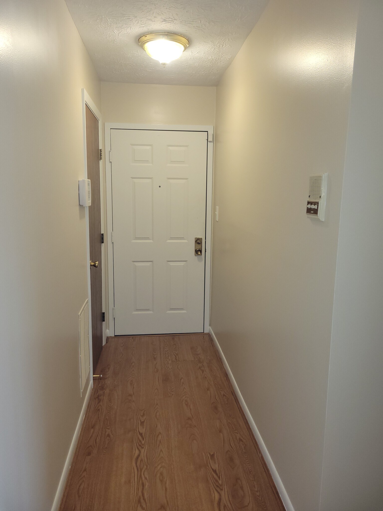 front hall - 30 Creekwood Dr