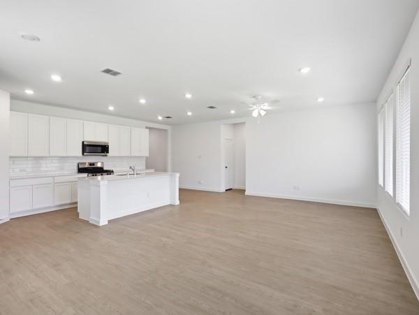 Building Photo - 7009 Camphor Ct