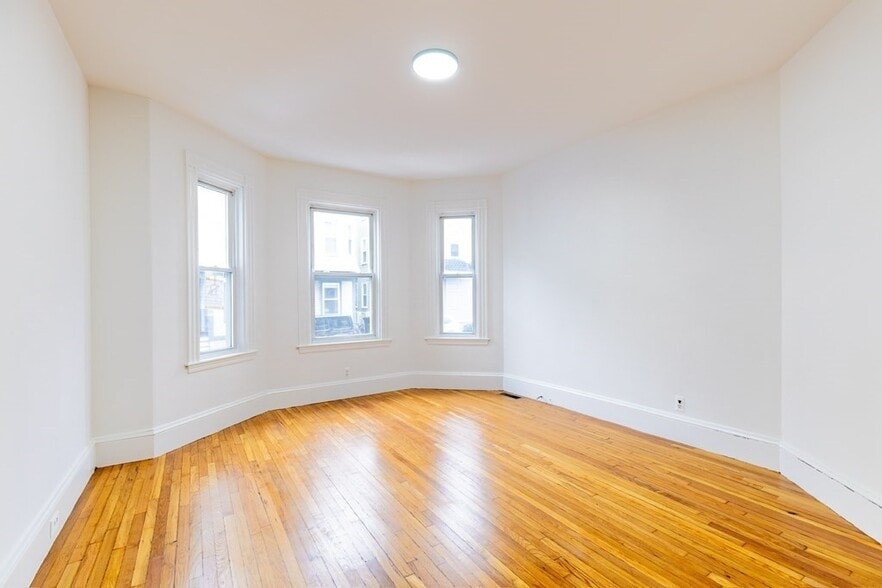 Building Photo - 178 L St