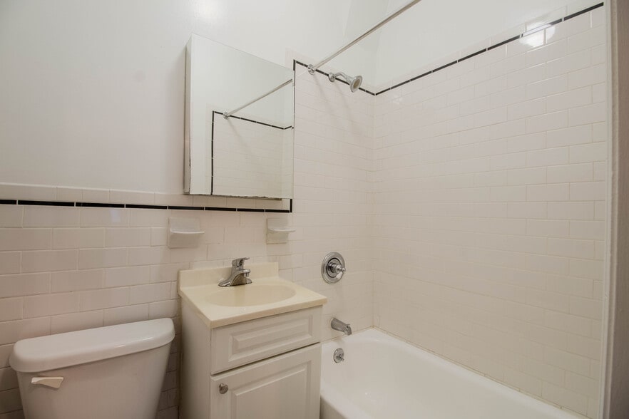 Building Photo - 321 E 51st St