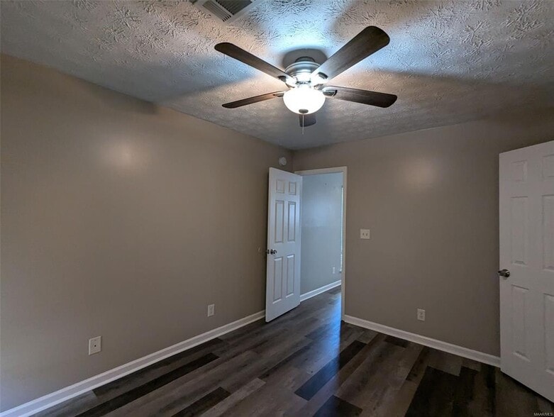 Building Photo - 3557 Edgewood Rd