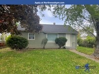 Building Photo - Nice 2 bedroom, 1 bathroom home close to everything in Central Point!!!