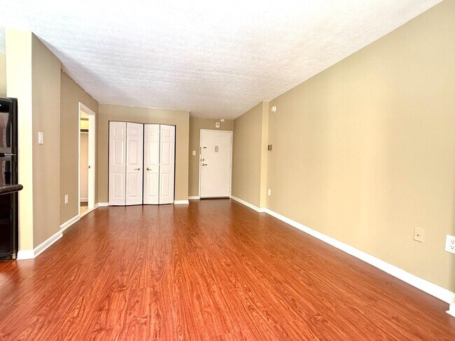 Building Photo - 1440 N St NW