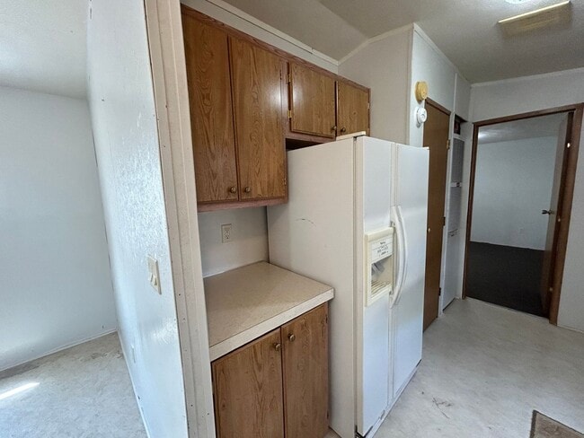 Building Photo - 3 Bedroom 2 Bath Trailer for Rent