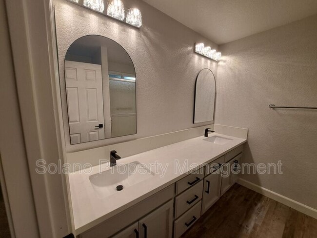 Building Photo - 357 Shannon Dr