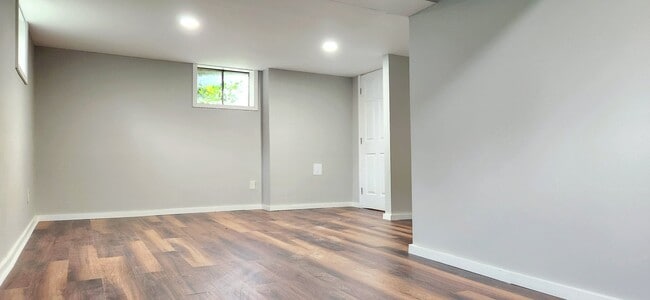 Building Photo - 4736 E 44 Terrace