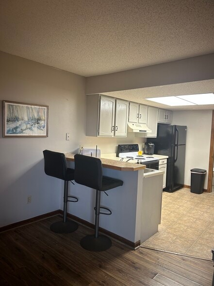 Building Photo - 164-311 Hanging Rock Villas