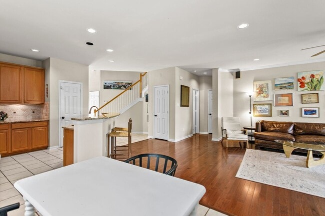 Building Photo - 5950 Mesa Verde Cir