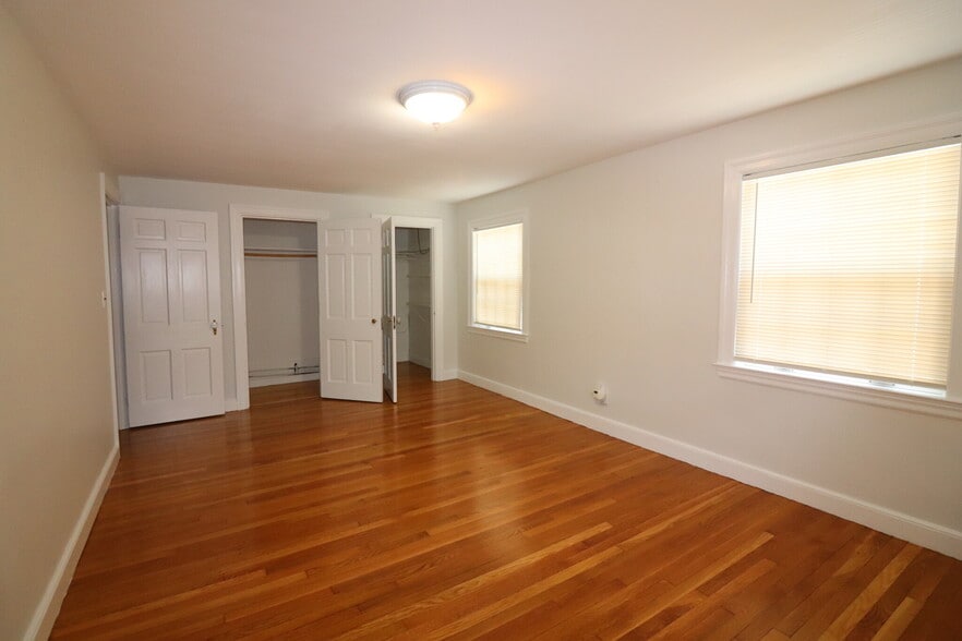 Building Photo - 72 Summit Ave