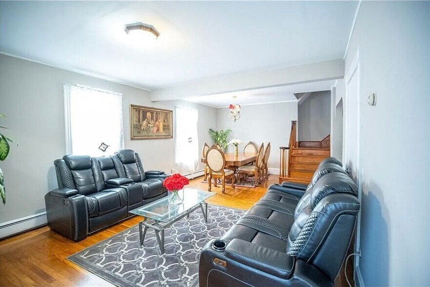 Building Photo - 184 Webster Ave