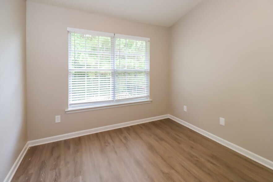 Building Photo - 120 Lossie Ln