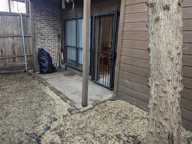 Building Photo - 7522 Holly Hill Dr