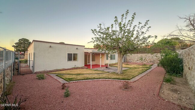 Building Photo - 6916 Polvadera Dr