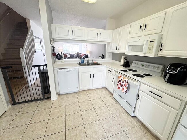 Building Photo - 2246 Lake Woodberry Cir